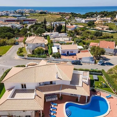Cavi Vila